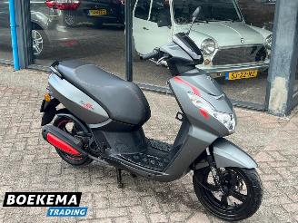 Peugeot  Kisbee RS 4T 45KM picture 2