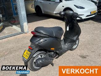 Piaggio  Zip 45KM picture 3