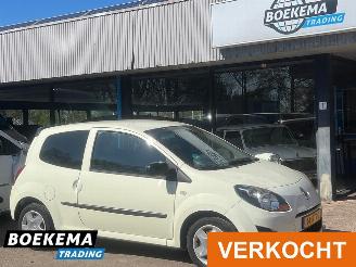 krockskadad bil auto Renault Twingo 1.5 dCi Collection Airco Cruise 2011/7