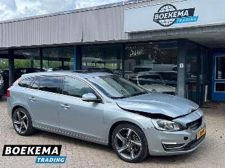skadebil auto Volvo V-60 2.4 D6 AWD Plug-In Hybrid Summum Navigatie Memory Keyless Trekhaak 2015/3