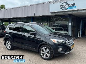 skadebil bedrijf Ford Kuga 1.5 EcoBoost Titanium 4WD Automaat Navigatie Stoel + Stuurverwarming 2017/1