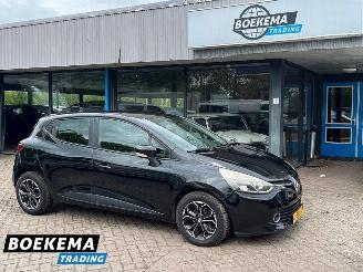 krockskadad bil auto Renault Clio 1.2 Authentique Navigatie Climate Cruise 2013/8