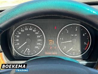 BMW 3-serie 330xd Dynamic Exe Automaat Panorama Climate Cruise Navigatie picture 25
