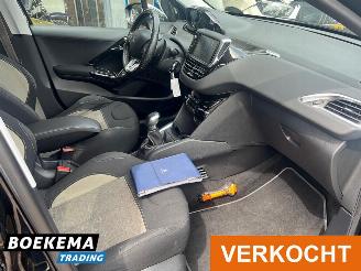 Peugeot 208 1.2 VTi Oxygo Cruise Navi Clima Trekhaak picture 17