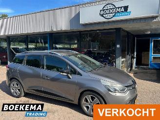 skadebil auto Renault Clio Estate 1.5 dCi ECO Authentique R-Link Navigatie Airco Cruise 2014/7