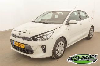 Schadeauto Kia Rio TGDI Navi ComfortPlusline Navigator 2016/6