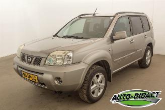 krockskadad bil auto Nissan X-Trail 2.0 Benz 2WD Airco 2006/12