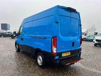 Iveco Daily 2.3 H2 Airco motor kapot picture 3