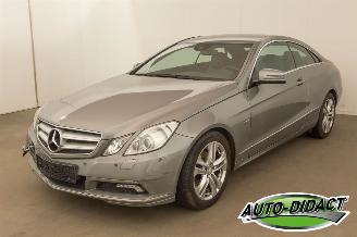Damaged car Mercedes E-klasse E200 Coupé Motorschade 2010/10