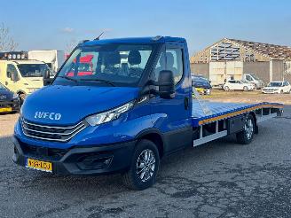 krockskadad bil bedrijf Iveco Daily 35D18H 3.0 300 Automaat 2024/11