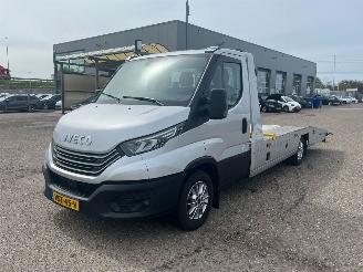 krockskadad bil bedrijf Iveco Daily Kegger 35S18H 3.0 410 2022/10