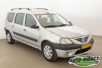 Dacia Logan 1.6-16V Airco Lauréate 7p. picture 2