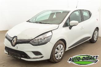 skadebil auto Renault Clio 1.5 dCi 101.271 km 2017/3