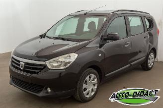 krockskadad bil auto Dacia Lodgy 1.5 dCi 7 Pers. Airco 2015/1