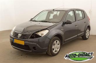 Schadeauto Dacia Sandero 1.2 Ambiance 2009/8