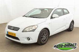 škoda osobní automobily Kia Pro cee d 1.6 Clima X-clusive 2009/10