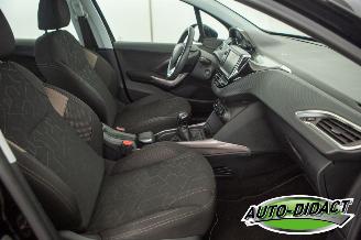 Peugeot 2008 1.2 PureTech 82.525 km Airco Navi Blue Lion picture 19