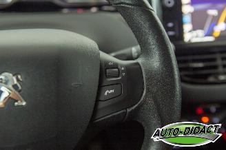 Peugeot 2008 1.2 PureTech 82.525 km Airco Navi Blue Lion picture 14