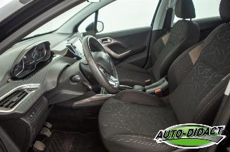 Peugeot 2008 1.2 PureTech 82.525 km Airco Navi Blue Lion picture 24