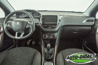 Peugeot 2008 1.2 PureTech 82.525 km Airco Navi Blue Lion picture 22