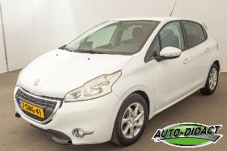 škoda osobní automobily Peugeot 208 1.2 e-VTi Automaat Blue Lease 2013/11