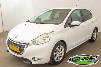 Schadeauto Peugeot 208 1.2 e-VTi Automaat Blue Lease 2013/11