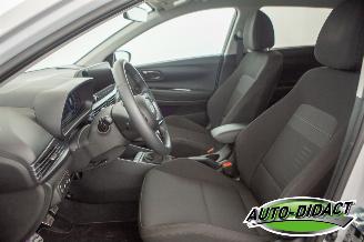 Hyundai Bayon 1.0 T-GDI 6555 km Clima Navi Digi Dash Camera Premium picture 26