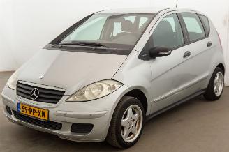 Damaged car Mercedes A-klasse 150 Airco Classic 2004/10