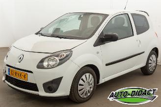 krockskadad bil auto Renault Twingo 1.5 dCi Collection Airco 2011/6