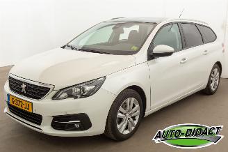 škoda osobní automobily Peugeot 308 1.2 PureTech Clima Navi Pano Camera Blue Lease Executive 2019/10
