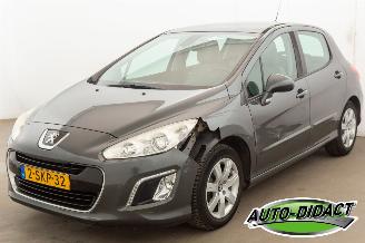 uszkodzony samochody osobowe Peugeot 308 1.6 VTi 105.889 km Clima Navi Leder Style 2013/10