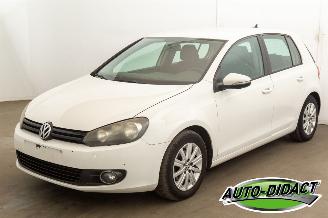 Schadeauto Volkswagen Golf 1.6 TDI Clima 2012/5