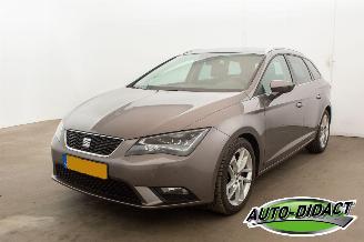 Schadeauto Seat Leon 1.6 TDI Clima Navi Camera Style Connect Ecomotive 2016/10