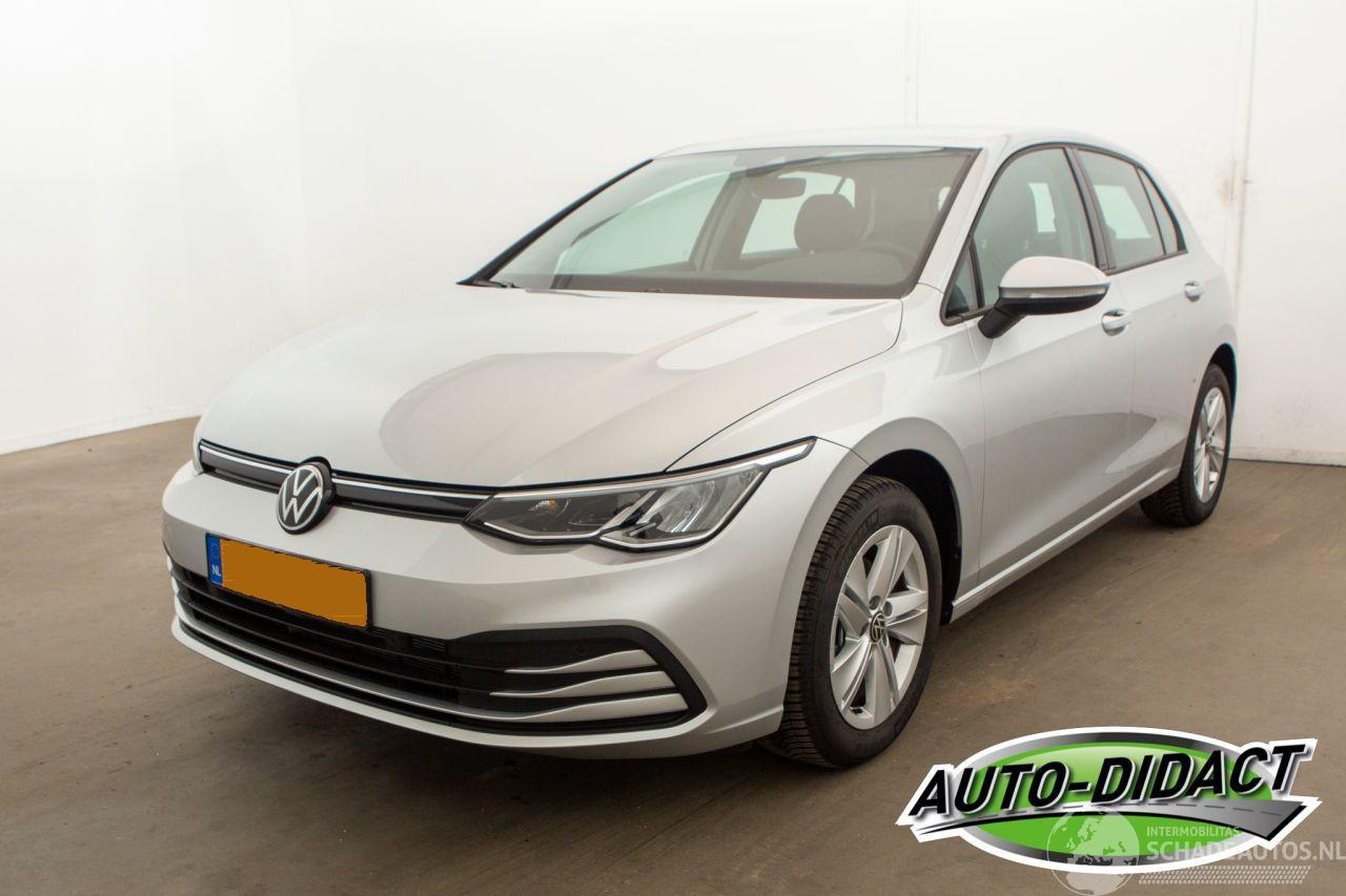 Volkswagen Golf 1.0 TSI 3129 km Clima Navi Camera Life Business