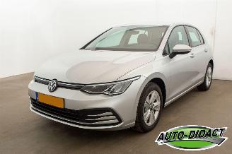 uszkodzony samochody osobowe Volkswagen Golf 1.0 TSI 3129 km Clima Navi Camera Life Business 2024/4