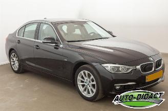 BMW 3-serie 318i Automaat KOPPAKKING DEFECT Navi Clima Leder Corporate Lease High Executive picture 2