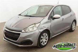 skadebil auto Peugeot 208 1.2 Airco 88.346 km 2019/3