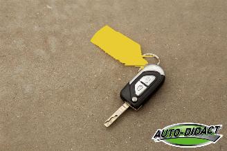 Citroën DS3 1.6 e-HDi Clima Navi So Chic picture 24