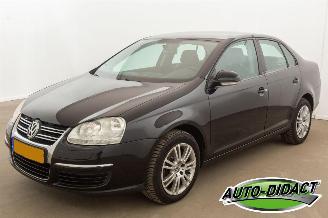skadebil auto Volkswagen Jetta 1.6 FSI Airco Clima Trendline 2007/10