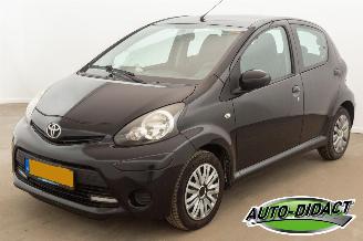 Unfallwagen Toyota Aygo 1.0 VVT-i Airco 118.158 km Comfort 2014/5