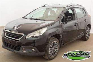 Vaurioauto  passenger cars Peugeot 2008 1.2 Active 118.099 km Navi Airco 2015/1