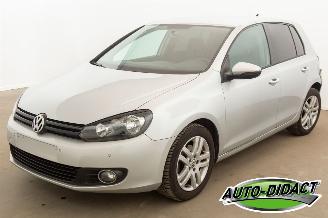 krockskadad bil auto Volkswagen Golf 1.6 TDI Navi Clima 2010/6