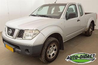 damaged commercial vehicles Nissan Navara 2.5 dCi XE King Cab 2007/11