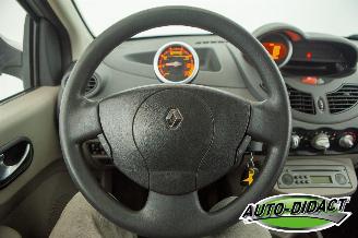 Renault Twingo 1.2 Dynamique Airco picture 5