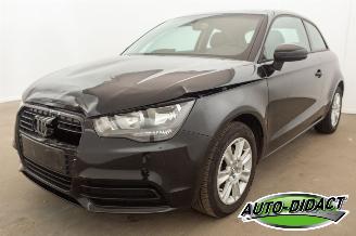 krockskadad bil auto Audi A1 1.4 TFSI Attraction 72.800 km Capras Airco Pano Stoelverwarming 2011/1