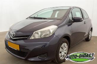 skadebil auto Toyota Yaris 1.0 VVT-i Airco Camera Aspiration 2012/5