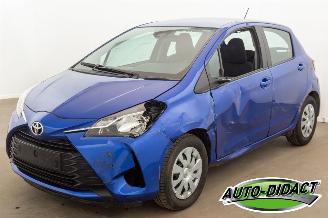uszkodzony samochody osobowe Toyota Yaris 1.5 Airco Y-oung 2017/10