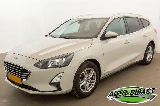 krockskadad bil auto Ford Focus 1.0 EcoBoost Automaat Camera Titanium Business 2021/10