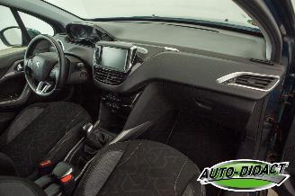 Peugeot 2008 1.2 Access Clima Navi picture 19