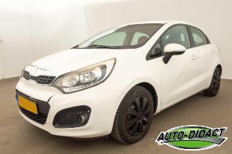 Coche accidentado Kia Rio 1.2 CVVT Clima Motorschade Super Pack 2011/9